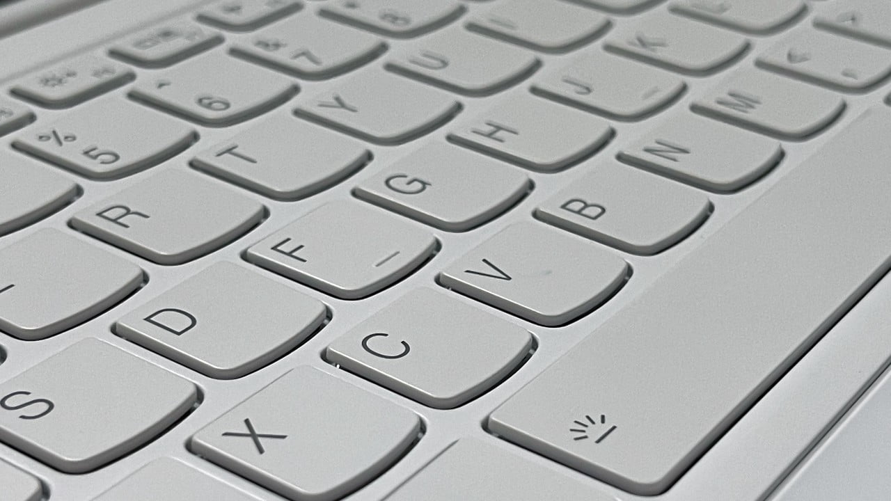 In classic Lenovo fashion, their island-style keyboard is quite comfortable indeed.