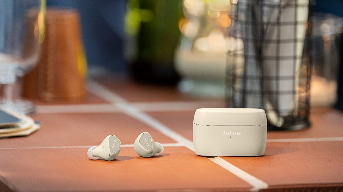 Jabra Elite 5 Gold Beige Contextual Bar Large_5000px_RGB_300dpi