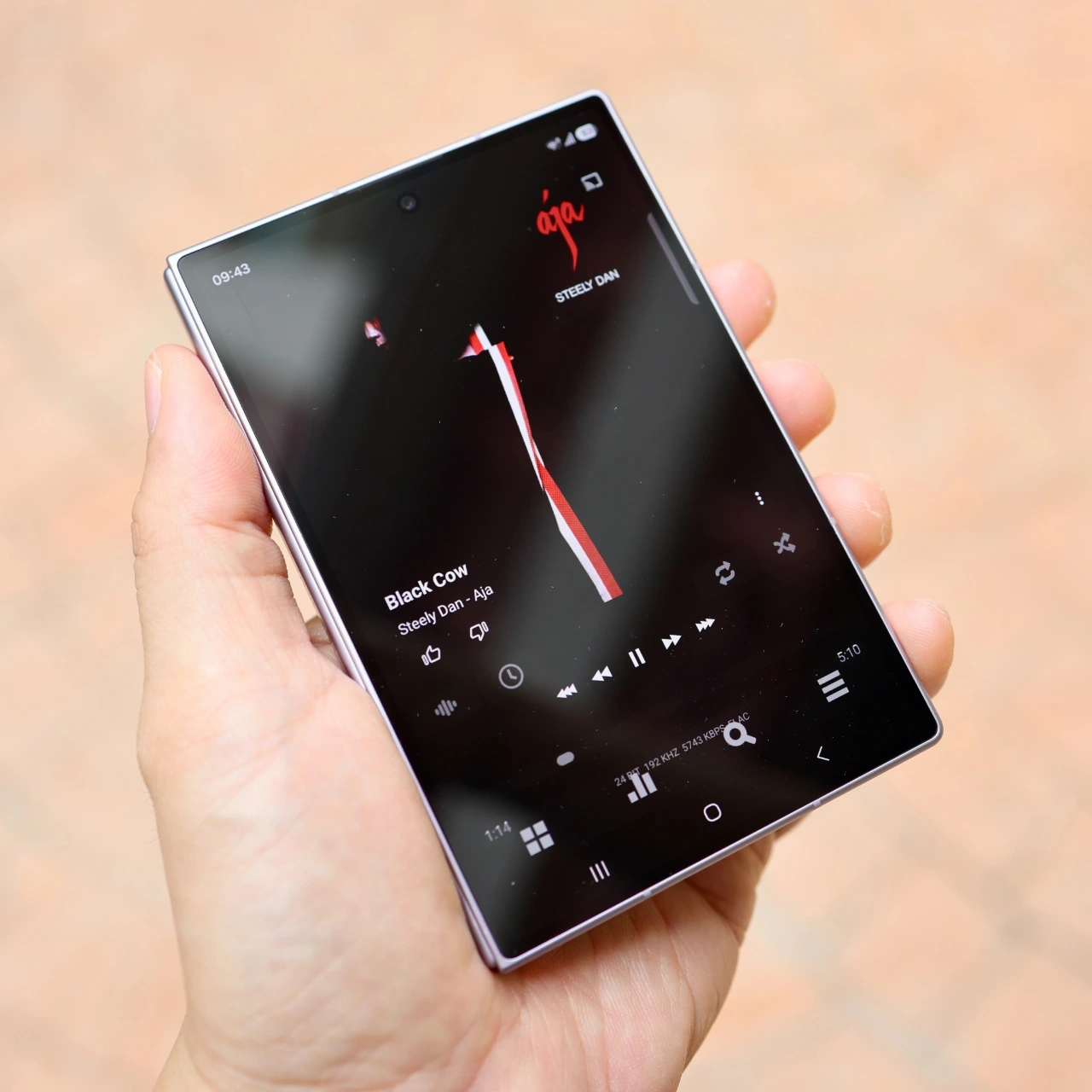 16:10 dimensions are good for DAP interface but if not supported, the elements overlap.